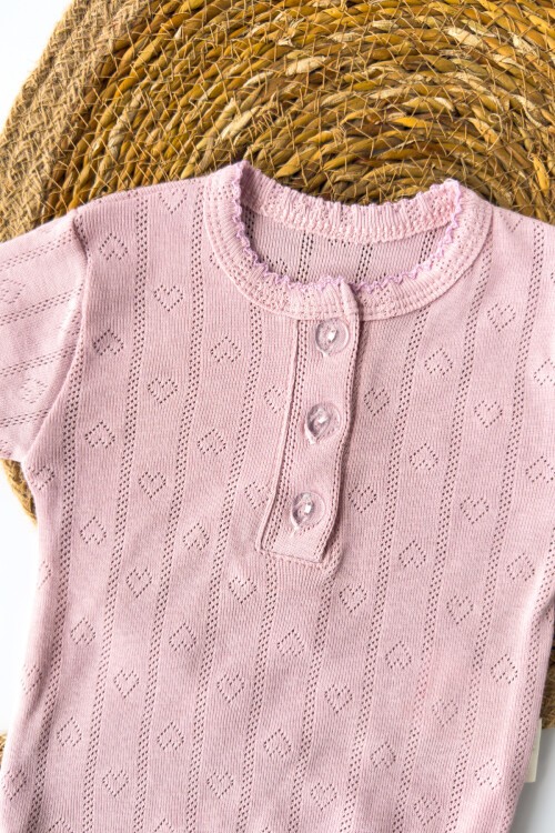 0-18 AY ÜÇ DÜĞMELİ KALPLİ KISA KOLLU BADİ PEMBE