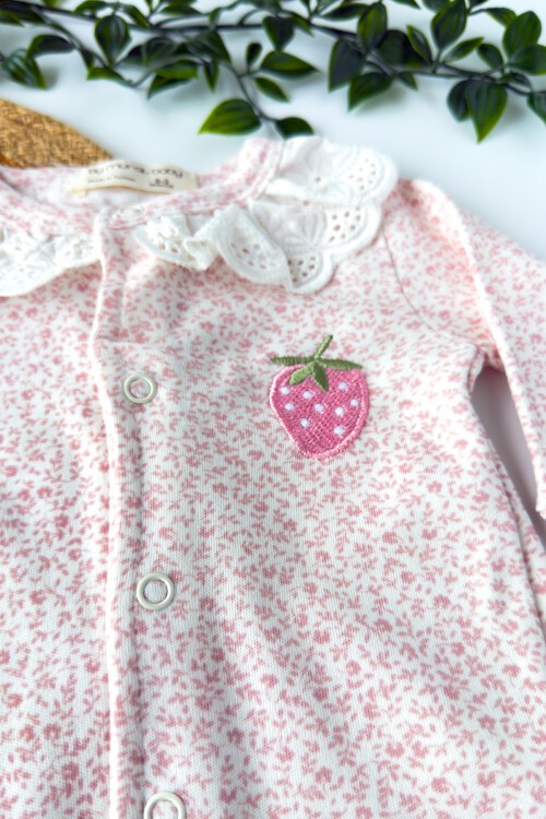 0-3 AY ÇİLEK DESENLİ PATİKLİ ÜÇLÜ TULUM