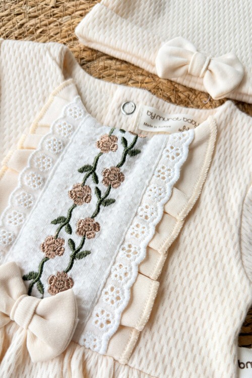 0-3 AY GÜL İŞLEMELİ ÜÇLÜ TAKIM EKRU