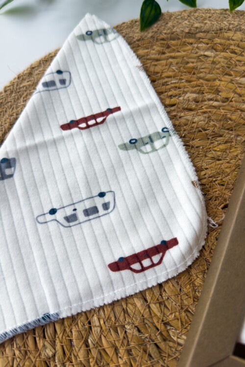 7Lİ AĞIZ SİLME MENDİLİ ARABA DESENLİ