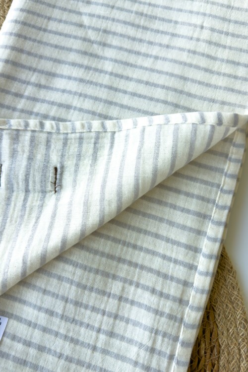 ÇİZGİLİ ÇİFT KAT MÜSLİN BATTANİYE GRİ