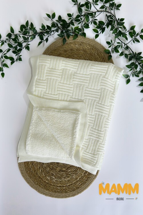 SEPET ÖRGÜ DESEN BEBE BATTANİYESİ BEYAZ