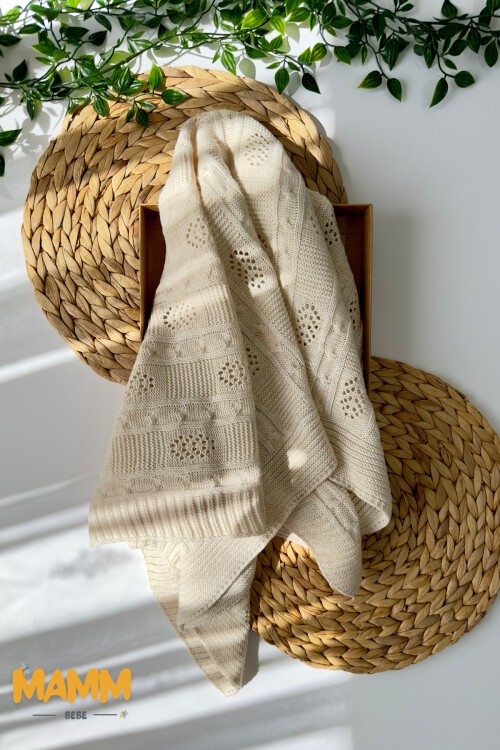 YAPRAK DESEN KUTULU BATTANİYE EKRU 95*95