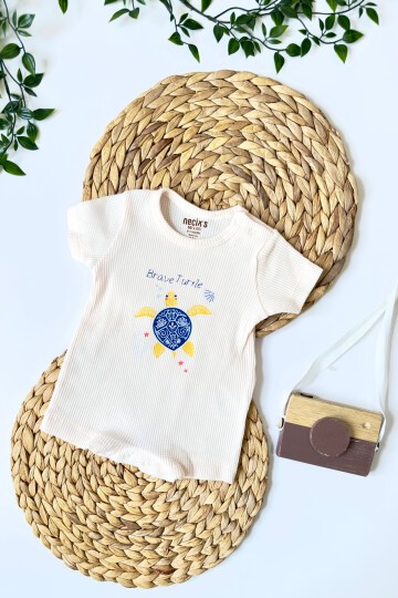 0-6 AY KAPLUMBAĞA DESENLİ ŞORT TULUM EKRU