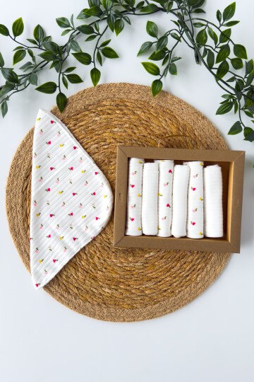 7Lİ AĞIZ SİLME MENDİLİ LALE DESENLİ