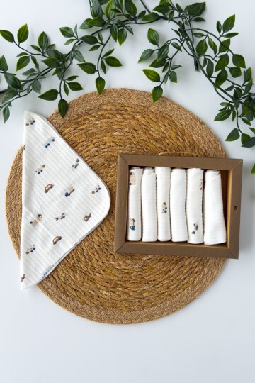 7Lİ AĞIZ SİLME MENDİLİ ARABA DESENLİ