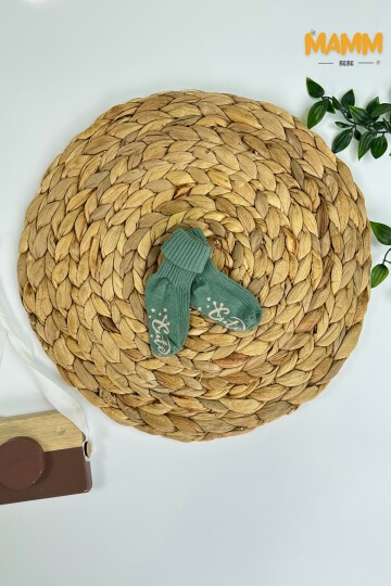 KAYDIRMAZ TABANLI ÇORAP YEŞİL